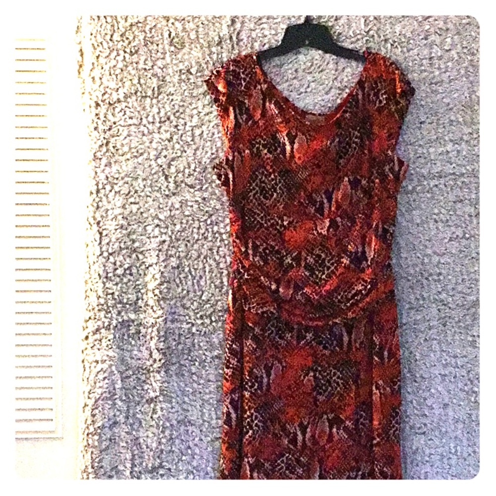 💜 Red and Black patterned Body Con Dress 💜